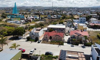 ROSARITO AMPLIA CASA EN RENTA