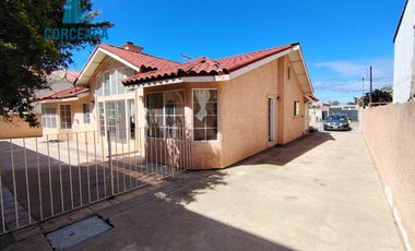 ROSARITO AMPLIA CASA EN RENTA