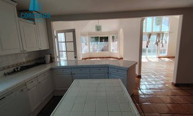 ROSARITO AMPLIA CASA EN RENTA