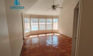 ROSARITO AMPLIA CASA EN RENTA