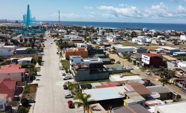 ROSARITO AMPLIA CASA EN RENTA