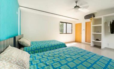 VENTA.  CASA SEMI AMUEBLADA. CANCUN. ALBERCA. 5 RECAMARAS. EXCELENTE UBICACION.