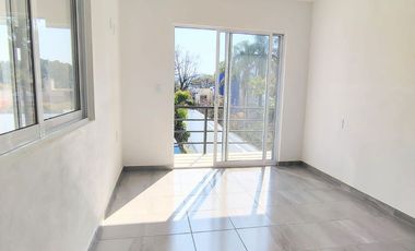 CASA SOLA A 3 MINUTOS DEL CENTRO DE TLAYACAPAN.
