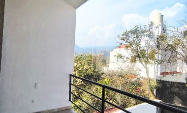 CASA SOLA A 3 MINUTOS DEL CENTRO DE TLAYACAPAN.