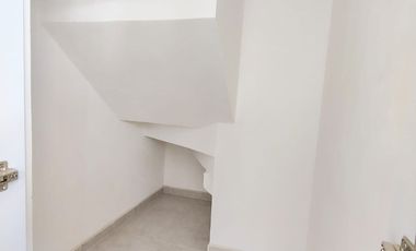 CASA SOLA A 3 MINUTOS DEL CENTRO DE TLAYACAPAN.