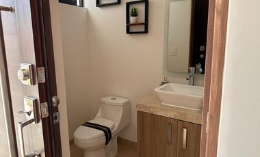 Casa de tres recámaras y roof garden en venta en Zibatá, Querétaro