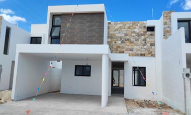 Venta Residencia 🏠 de 4 Recámaras en el Fraccionamiento ADARA, Privada Residencial en Temozón