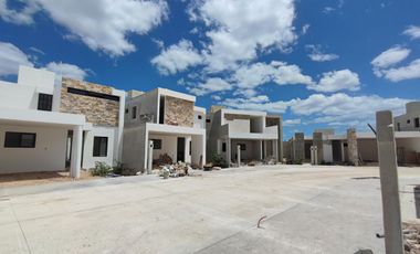 Venta Residencia 🏠 de 4 Recámaras en el Fraccionamiento ADARA, Privada Residencial en Temozón
