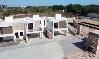 Venta Residencia 🏠 de 4 Recámaras en el Fraccionamiento ADARA, Privada Residencial en Temozón