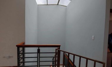 Departamento duplex de venta Av. 1ro de mayo. 2 balcones. Edif. Frente al rio 3 puentes OPORTUNIDAD