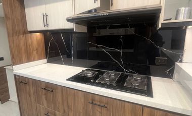 CASA DE CUATRO DORMITORIOS EN VENTA, Sector Ricaurte C1442