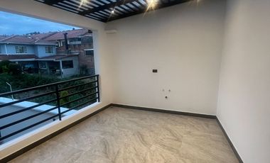 CASA DE CUATRO DORMITORIOS EN VENTA, Sector Ricaurte C1442