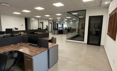 EN RENTA Oficina Excelente ubicación 📍 Sobre Blvd. Tomás Fernández