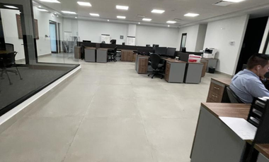 EN RENTA Oficina Excelente ubicación 📍 Sobre Blvd. Tomás Fernández