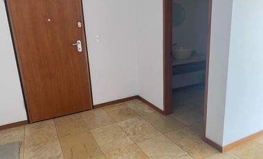 Amplio 300 m2 de 3 habitaciones cada uno con baño más sala de Tv cuarto servicio