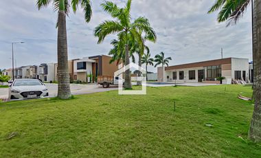 Casa Semiamoblada en Alquiler en Urb. Oro City, Machala