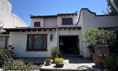 Casa en venta estilo colonial en Jurica, Qro