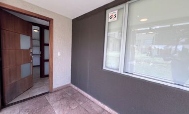 CASA 4 DORMITORIOS EN RENTA CUMBAYA