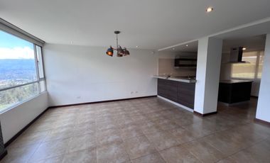 CASA 4 DORMITORIOS EN RENTA CUMBAYA