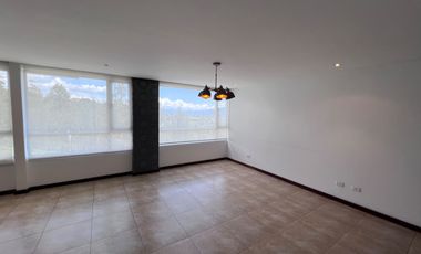 CASA 4 DORMITORIOS EN RENTA CUMBAYA