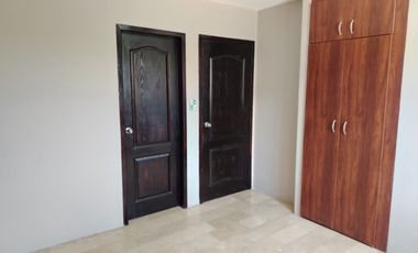 Casa esquinera de alquiler en la Urbanización Terra Nostra, Vía a la Costa.