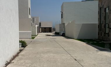 CASA EN FRACCIONAMIENTO LA VISTA LOMAS DE CUERNAVACA