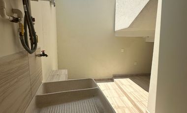 CASA EN FRACCIONAMIENTO LA VISTA LOMAS DE CUERNAVACA