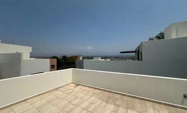 CASA EN FRACCIONAMIENTO LA VISTA LOMAS DE CUERNAVACA
