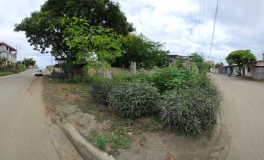 Terreno Esquinero en Venta – En Villamarina a solo una calle de la Vía Manta Rocafuerte