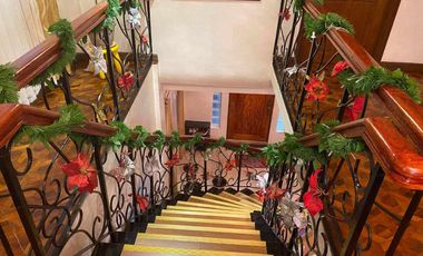 For Sale! 3BR Old House and Lot in Signal Village, Taguig