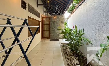 Garden View 2 Bedroom Villa in Central Sanur with Access to Pool – For Yearly Rental