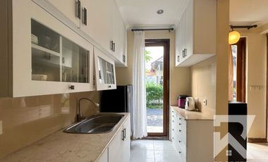 Garden View 2 Bedroom Villa in Central Sanur with Access to Pool – For Yearly Rental