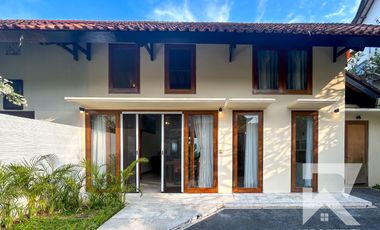 Garden View 2 Bedroom Villa in Central Sanur with Access to Pool – For Yearly Rental