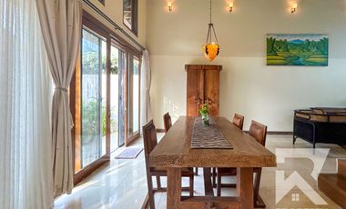 Garden View 2 Bedroom Villa in Central Sanur with Access to Pool – For Yearly Rental