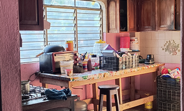 Casa de cuatro recamaras con todos los servicios en la colonia La Mica de Acapulco, Gro.