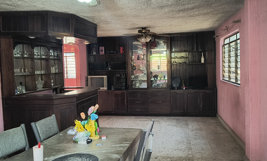 Casa de cuatro recamaras con todos los servicios en la colonia La Mica de Acapulco, Gro.