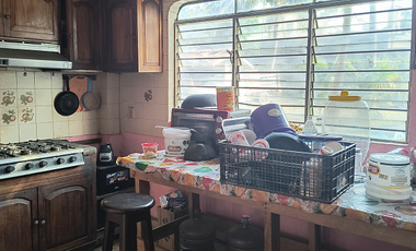 Casa de cuatro recamaras con todos los servicios en la colonia La Mica de Acapulco, Gro.