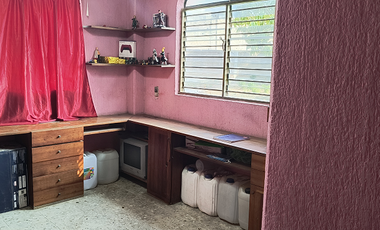 Casa de cuatro recamaras con todos los servicios en la colonia La Mica de Acapulco, Gro.