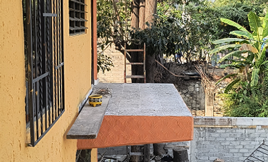 Casa de cuatro recamaras con todos los servicios en la colonia La Mica de Acapulco, Gro.