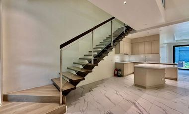 Luxury Townvillas inside Acqua Private Residences In Mandaluyong City