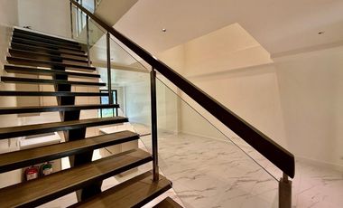 Luxury Townvillas inside Acqua Private Residences In Mandaluyong City