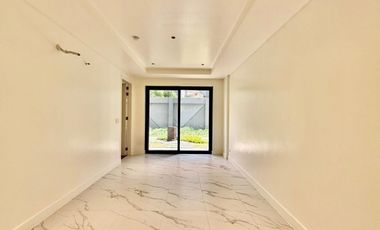 Luxury Townvillas inside Acqua Private Residences In Mandaluyong City