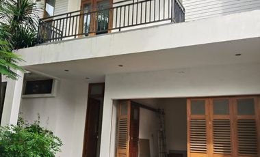 Sewa Rumah Kemang Jakarta Selatan 4+2 Bedroom