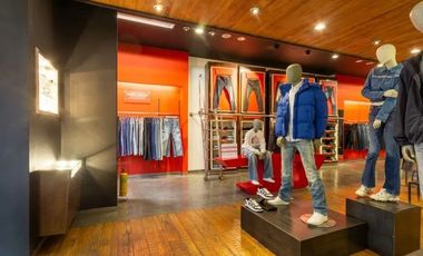 Local en arriendo en Aguacatala, Poblado, Medellín