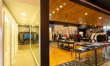 Local en arriendo en Aguacatala, Poblado, Medellín