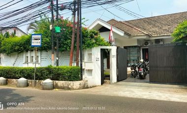 Rumah Bonus Pool Area Cipete Utara, 650 Meter Ke Jalan Antasari