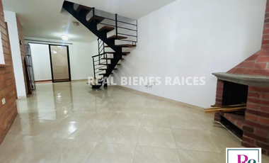 ¡Se Arrienda Casa en Unidad Abierta!