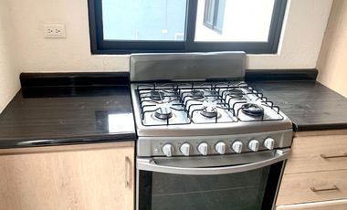 Renta de Casa en colonia Centro de San Andrés Cholula, 3 recamaras con baño 2 de ellas en PB, cochera para 2 autos. Toda la casa cuenta con persianas