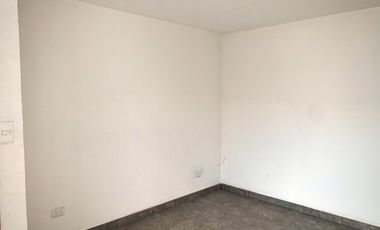 Renta de Casa en colonia Centro de San Andrés Cholula, 3 recamaras con baño 2 de ellas en PB, cochera para 2 autos. Toda la casa cuenta con persianas