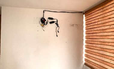 Renta de Casa en colonia Centro de San Andrés Cholula, 3 recamaras con baño 2 de ellas en PB, cochera para 2 autos. Toda la casa cuenta con persianas